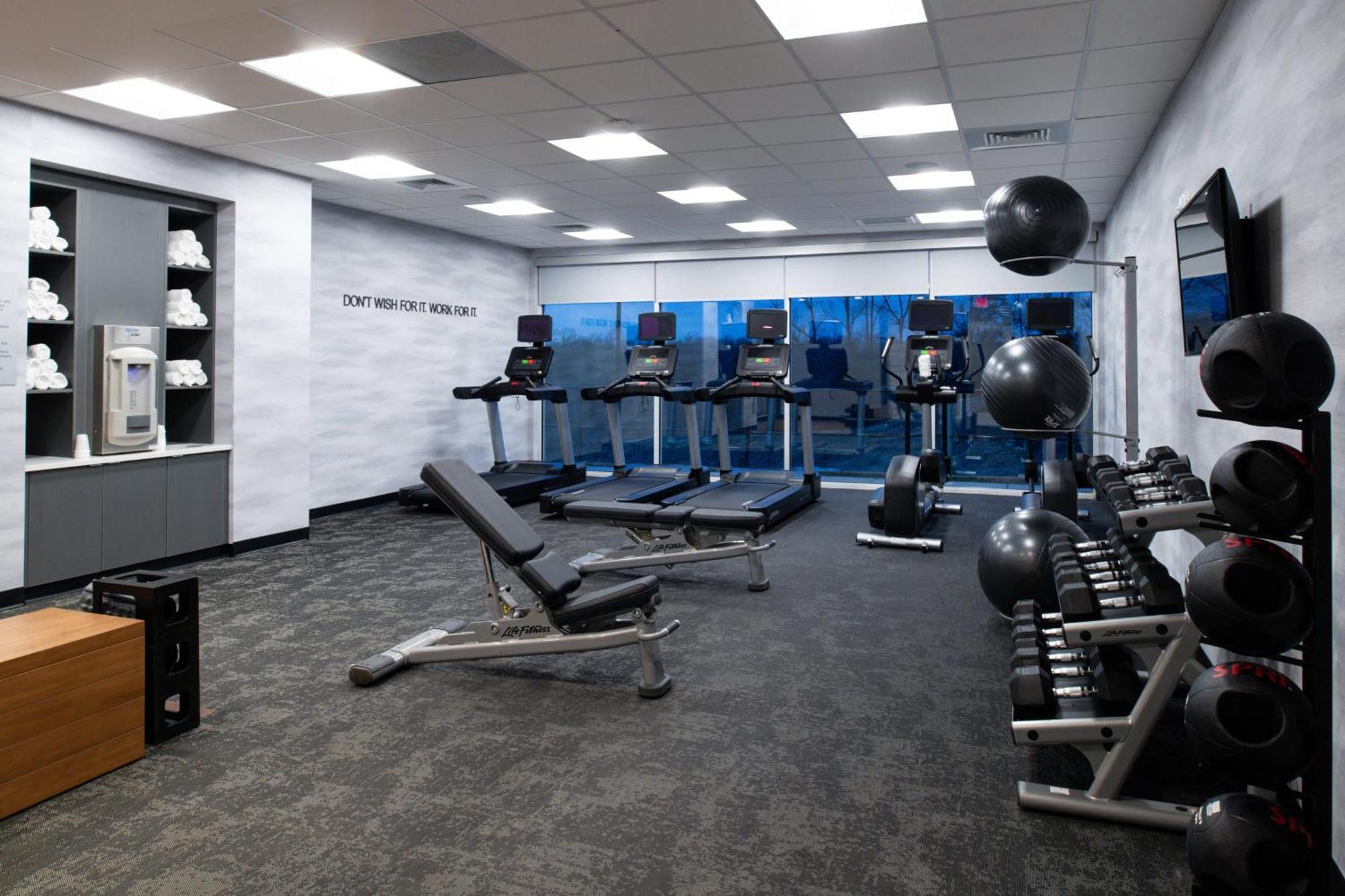 Fairfield Inn & Suites By Marriott Charlotte University Research Park Εξωτερικό φωτογραφία